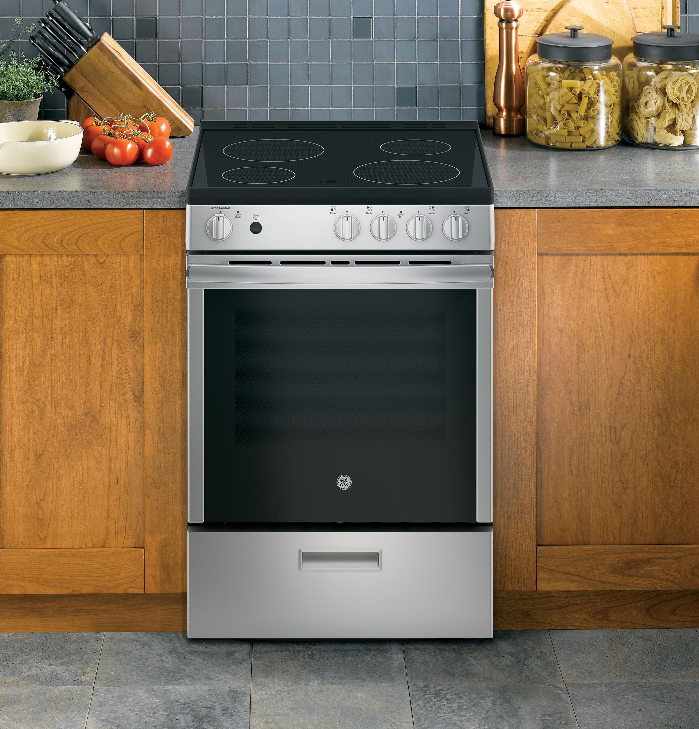 JAS640RMSS GE® ENERGY STAR® 24" Free-Standing/Slide-in Front Control Range with Steam Clean and Large Window - Image 3