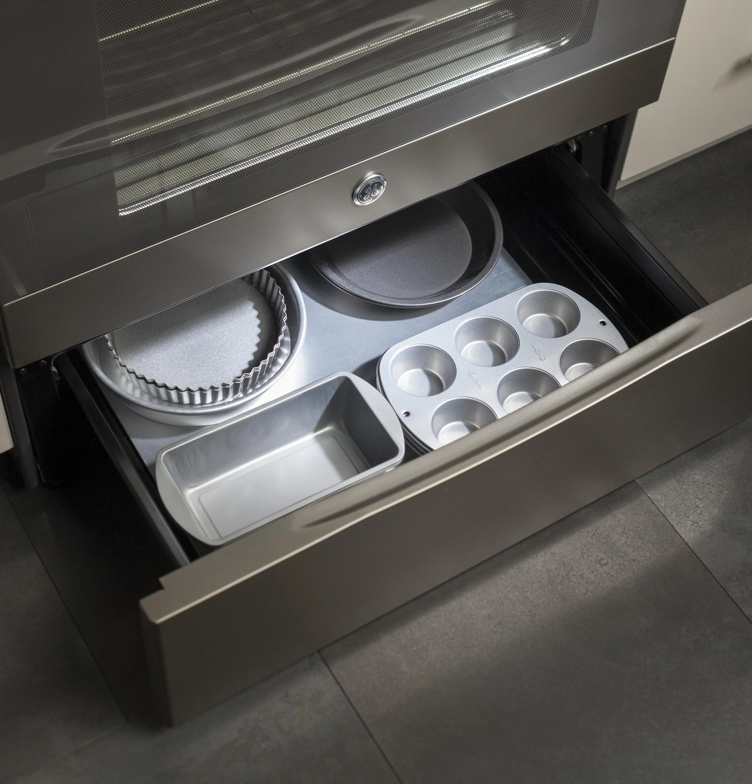 JB645EKES GE® 30" Free-Standing Electric Range - Image 6