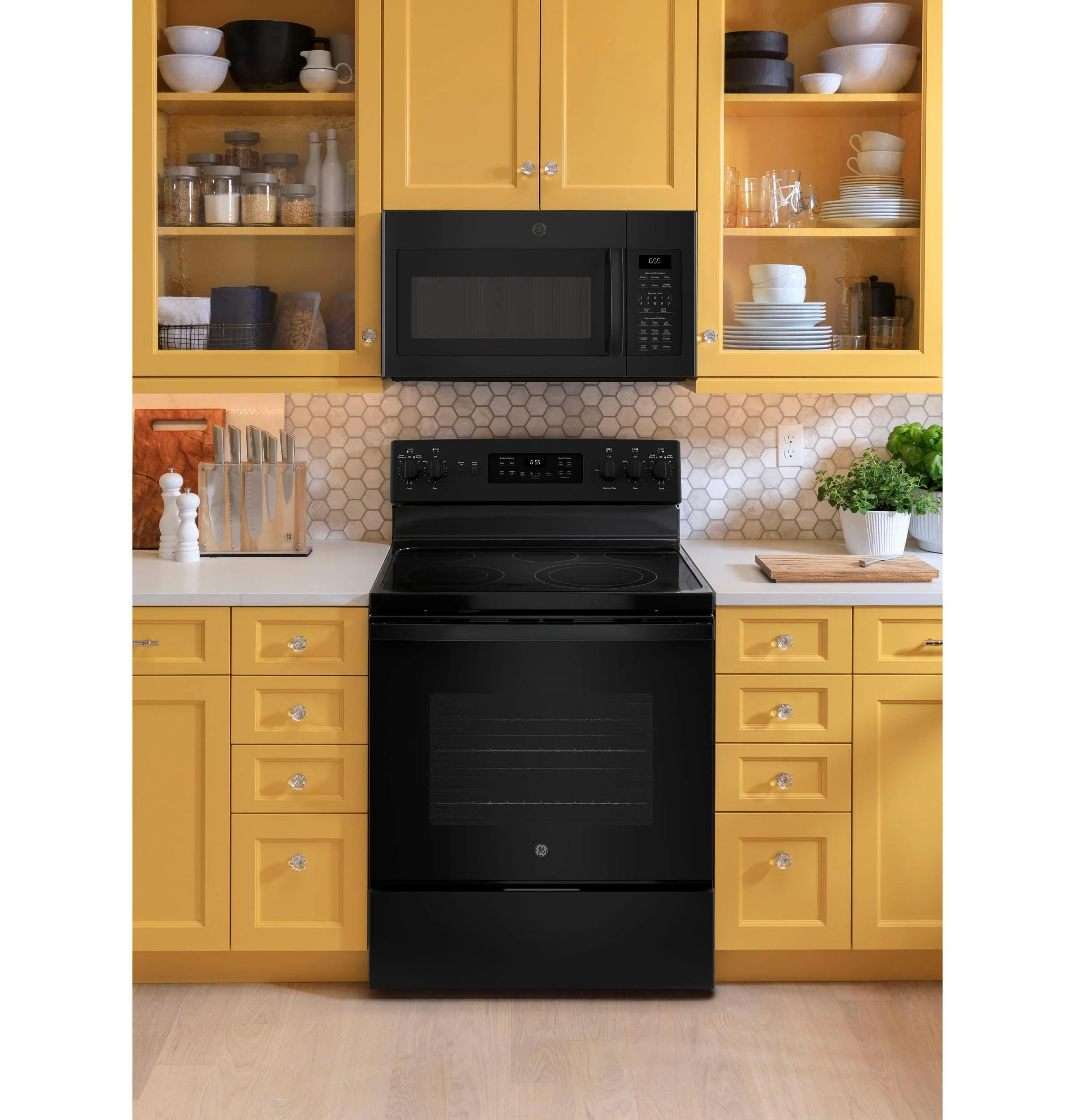 GE® 30" Free-Standing Electric Convection Range - Image 18