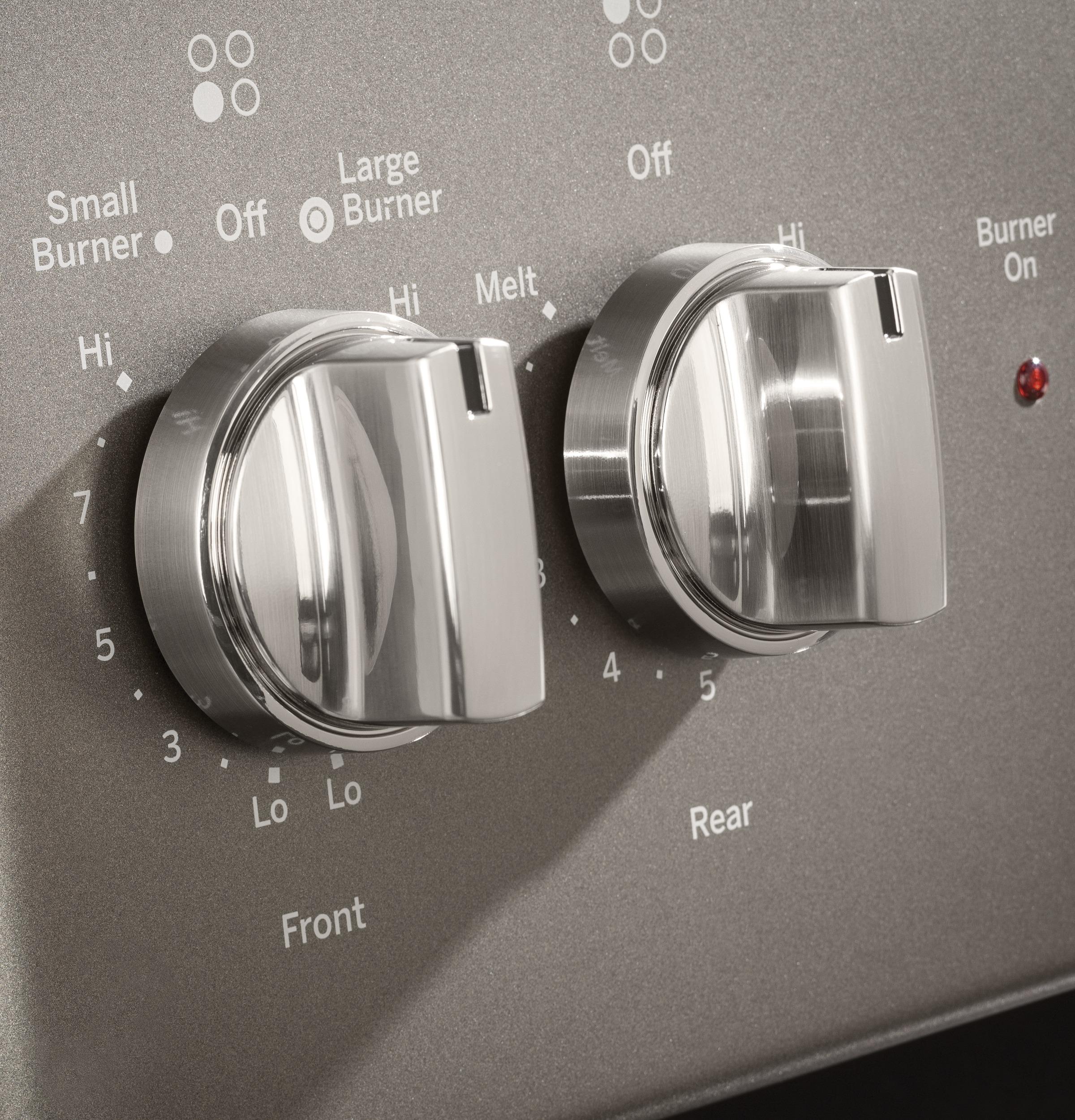 GE® 30" Free-Standing Electric Convection Range - Image 7