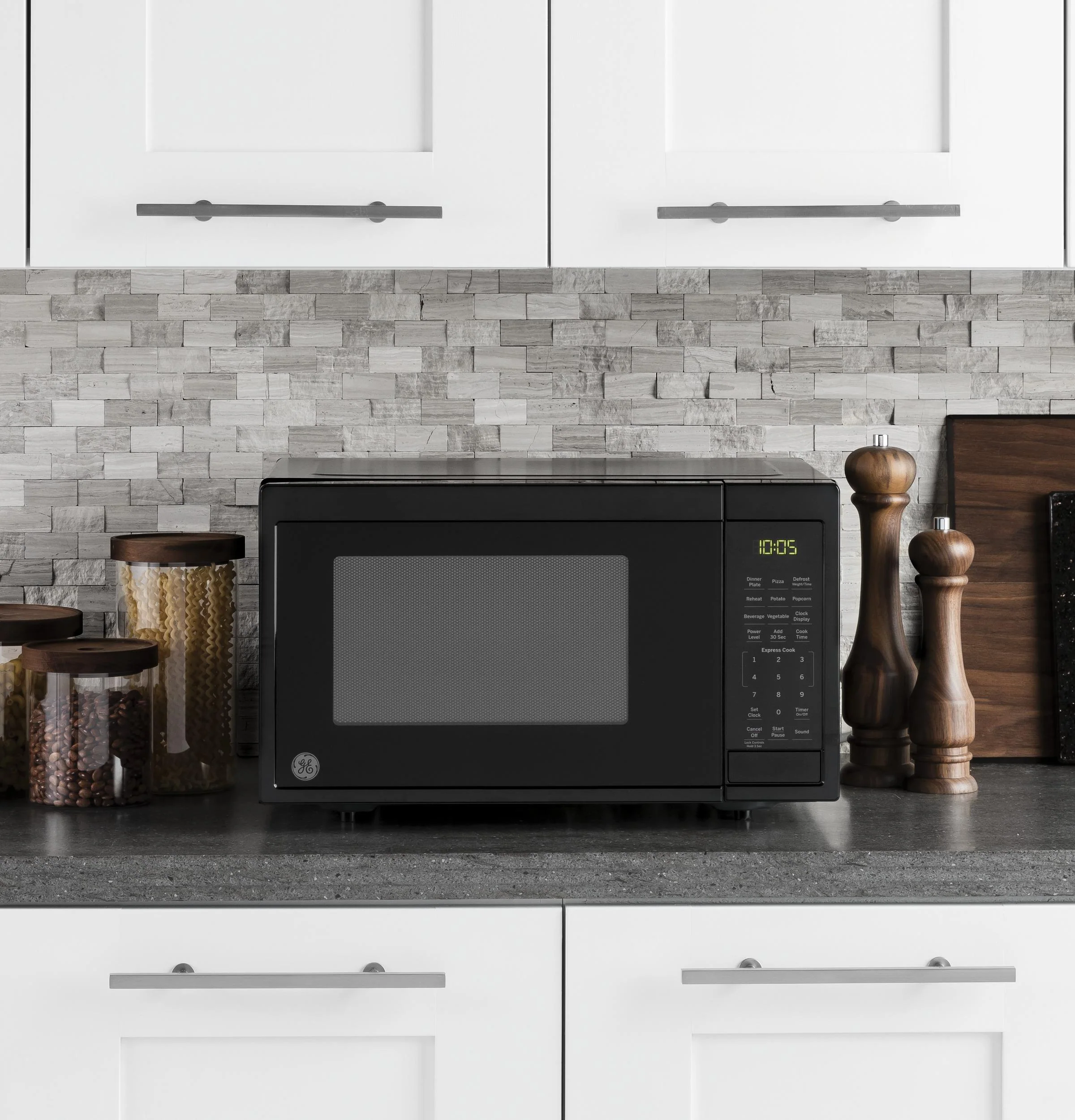 JES1095DMBB GE® 0.9 Cu. Ft. Capacity Countertop Microwave Oven - Image 5