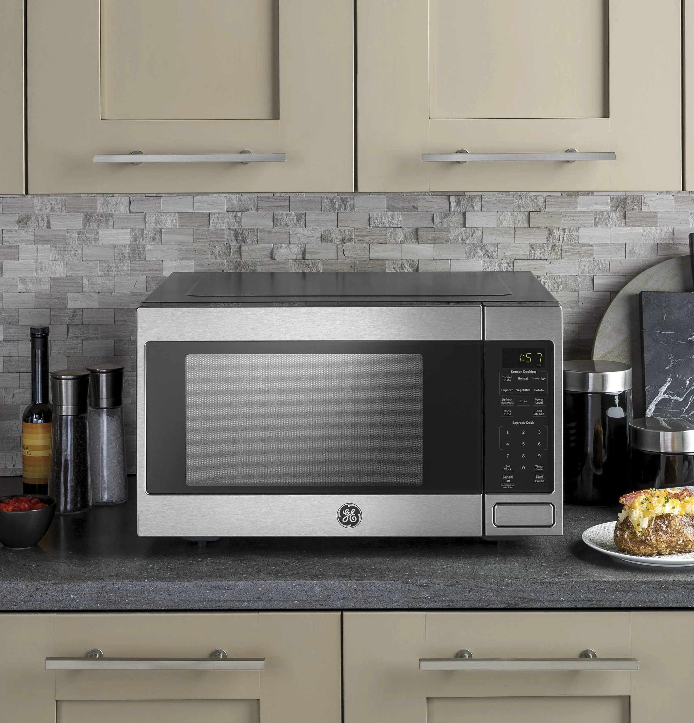 GE® 1.6 Cu. Ft. Countertop Microwave Oven - Image 5