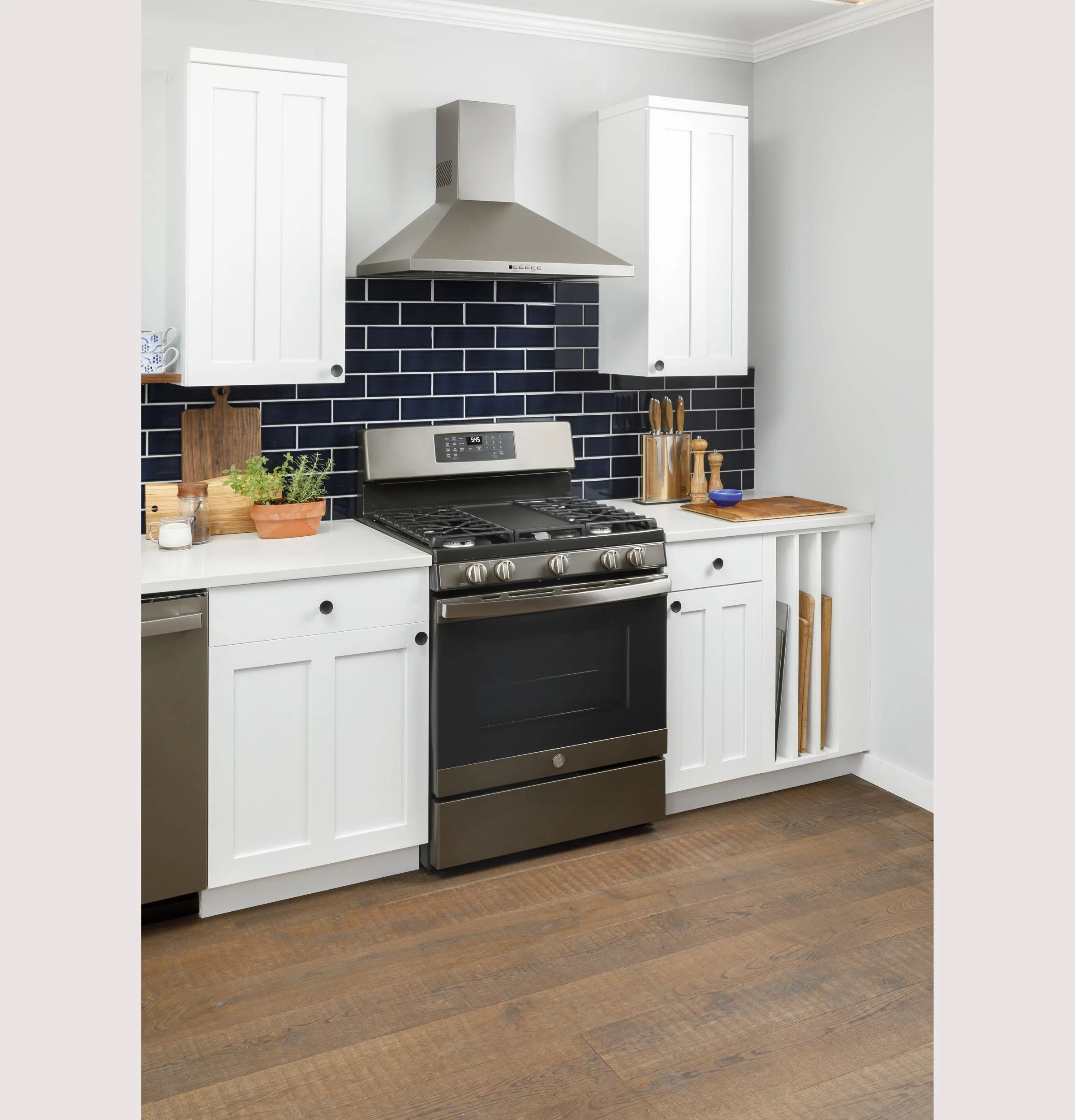 JGB735SPSS GE® 30" Free-Standing Gas Convection Range with No Preheat Air Fry - Image 10