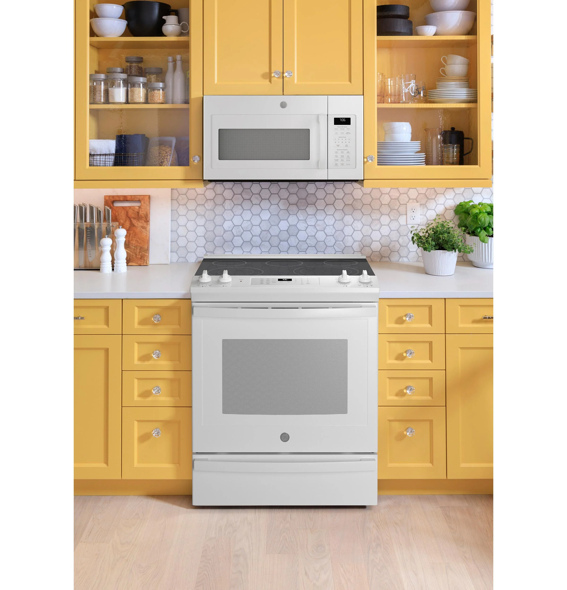 GE® 30" Slide-In Electric Convection Range with No Preheat Air Fry - Image 17