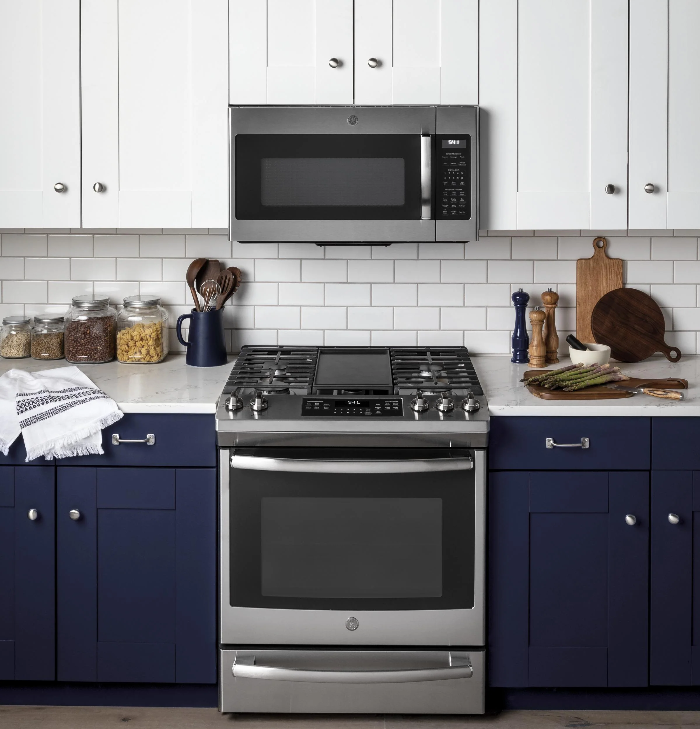 JVM7195SKSS GE® 1.9 Cu. Ft. Over-the-Range Sensor Microwave Oven - Image 17