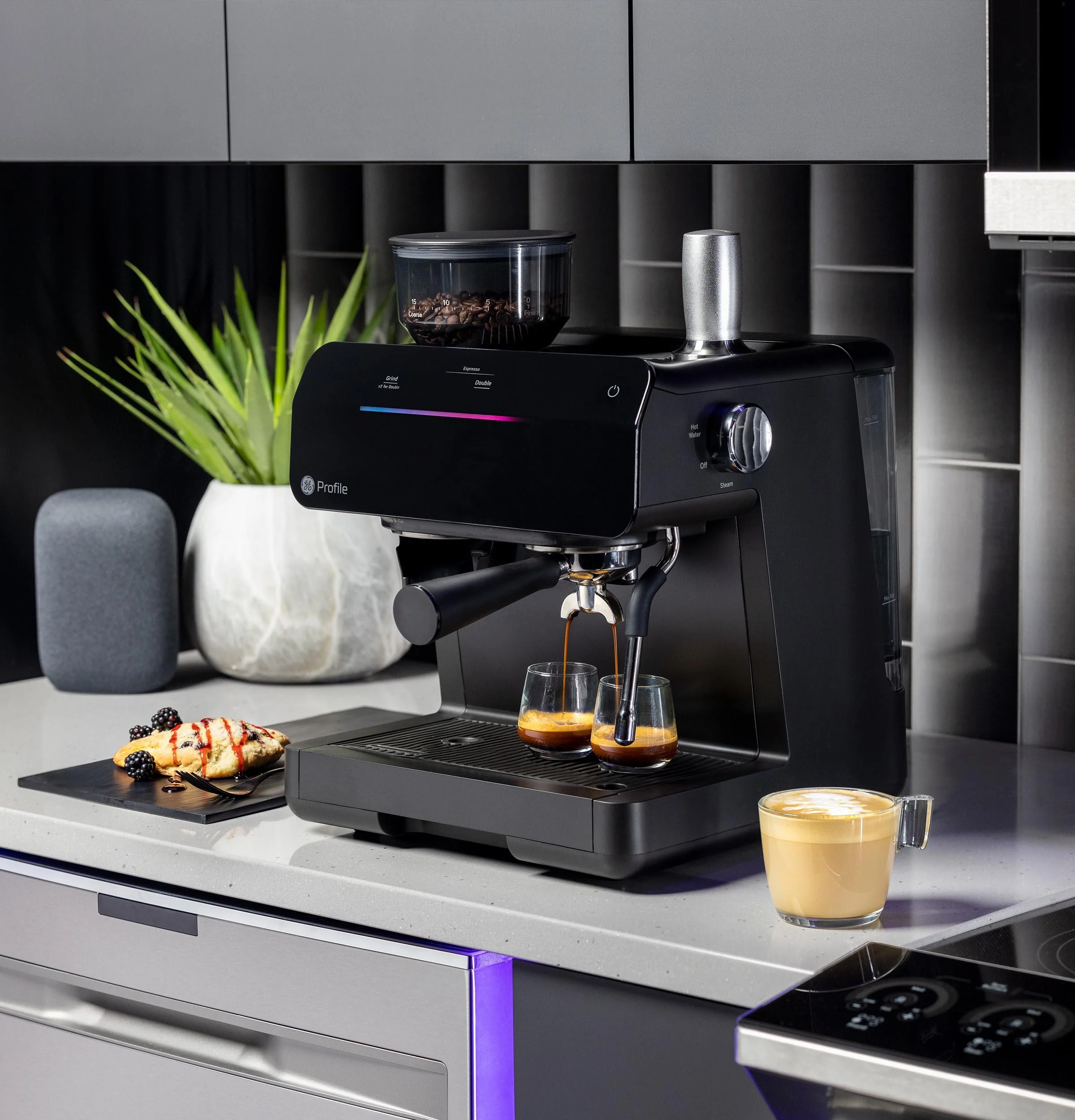 P7CESAS6RBB GE Profile™ Semi Automatic Espresso Machine + Frother - Image 17