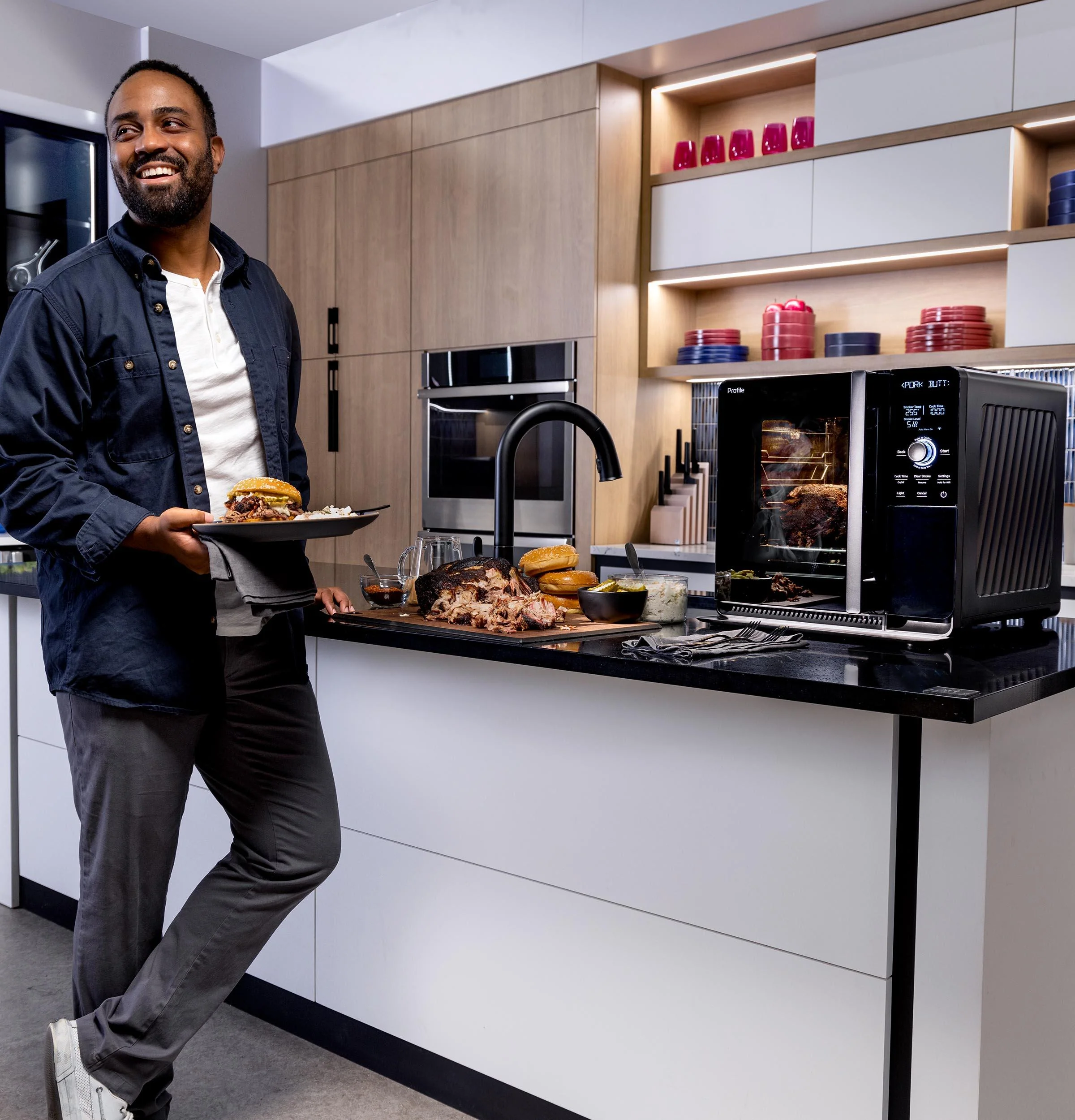 P9SBAAS6VBB GE Profile™ Smart Indoor Pellet Smoker - Image 7