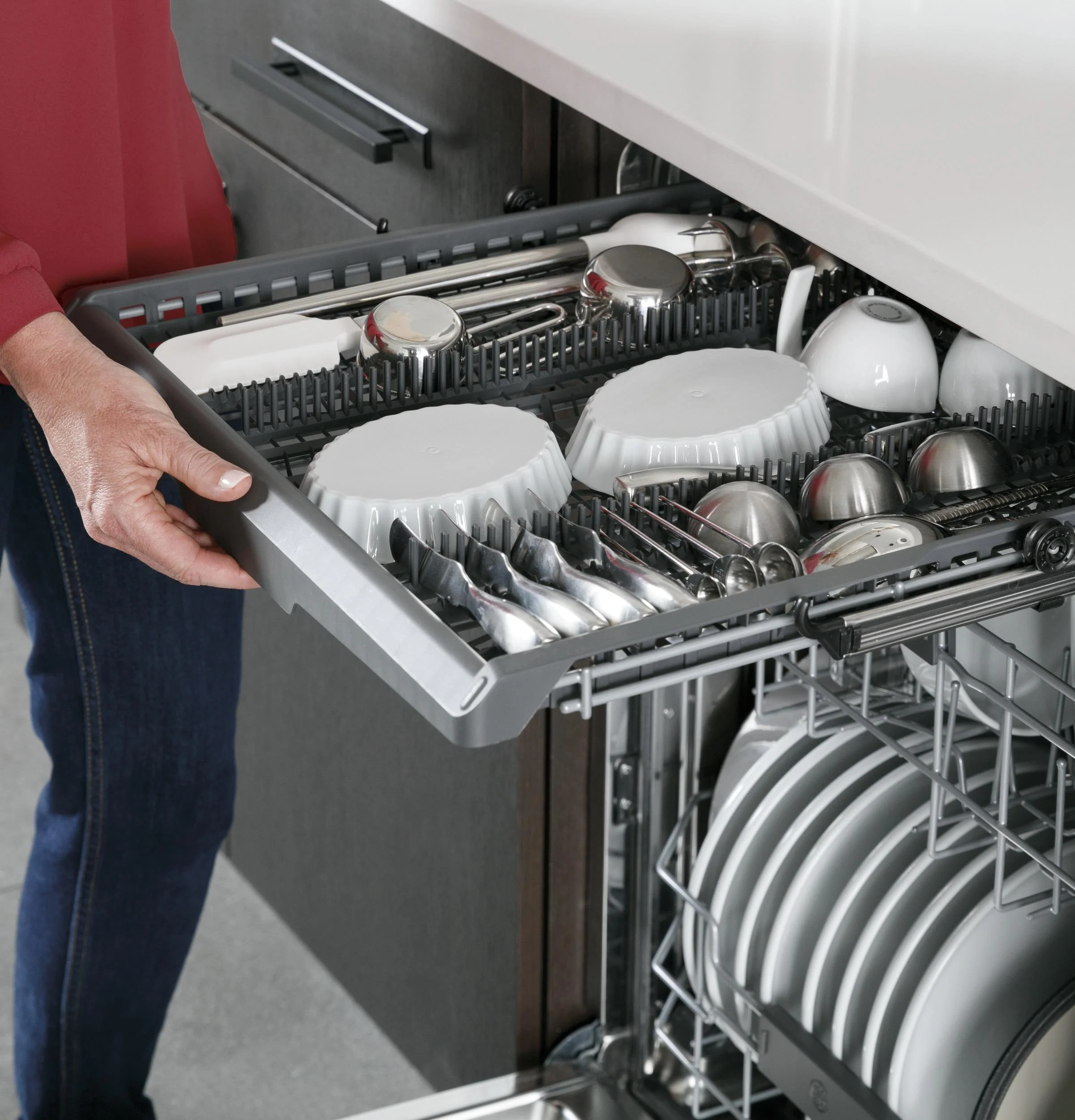 GE Profile(TM) ENERGY STAR(R) Top Control with Stainless Steel Interior Dishwasher with Sanitize Cycle & Dry Boost with Fan Assist - Image 9