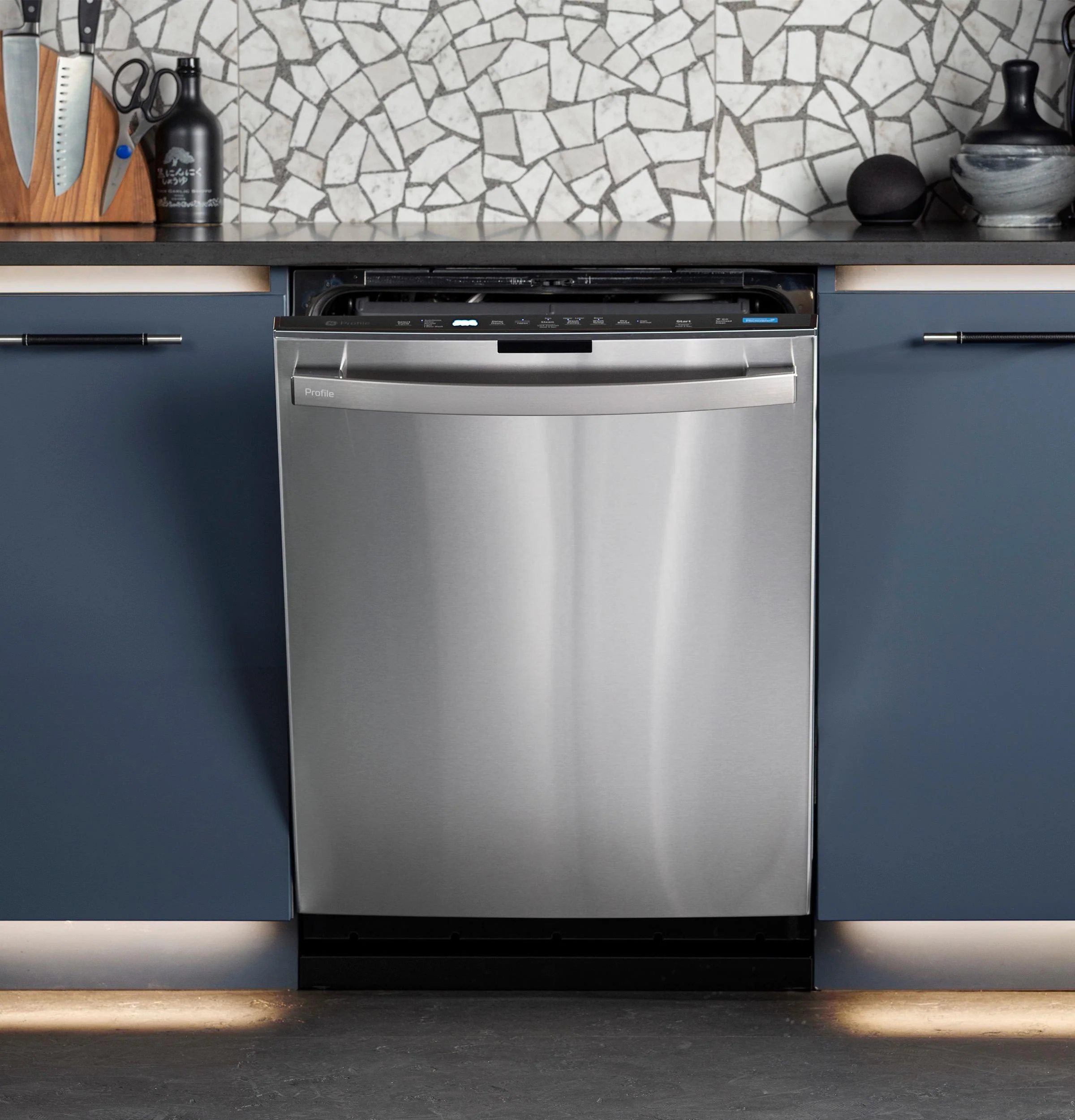 GE Profile™ ENERGY STAR® UltraFresh System Dishwasher with Stainless Steel Interior - Image 38