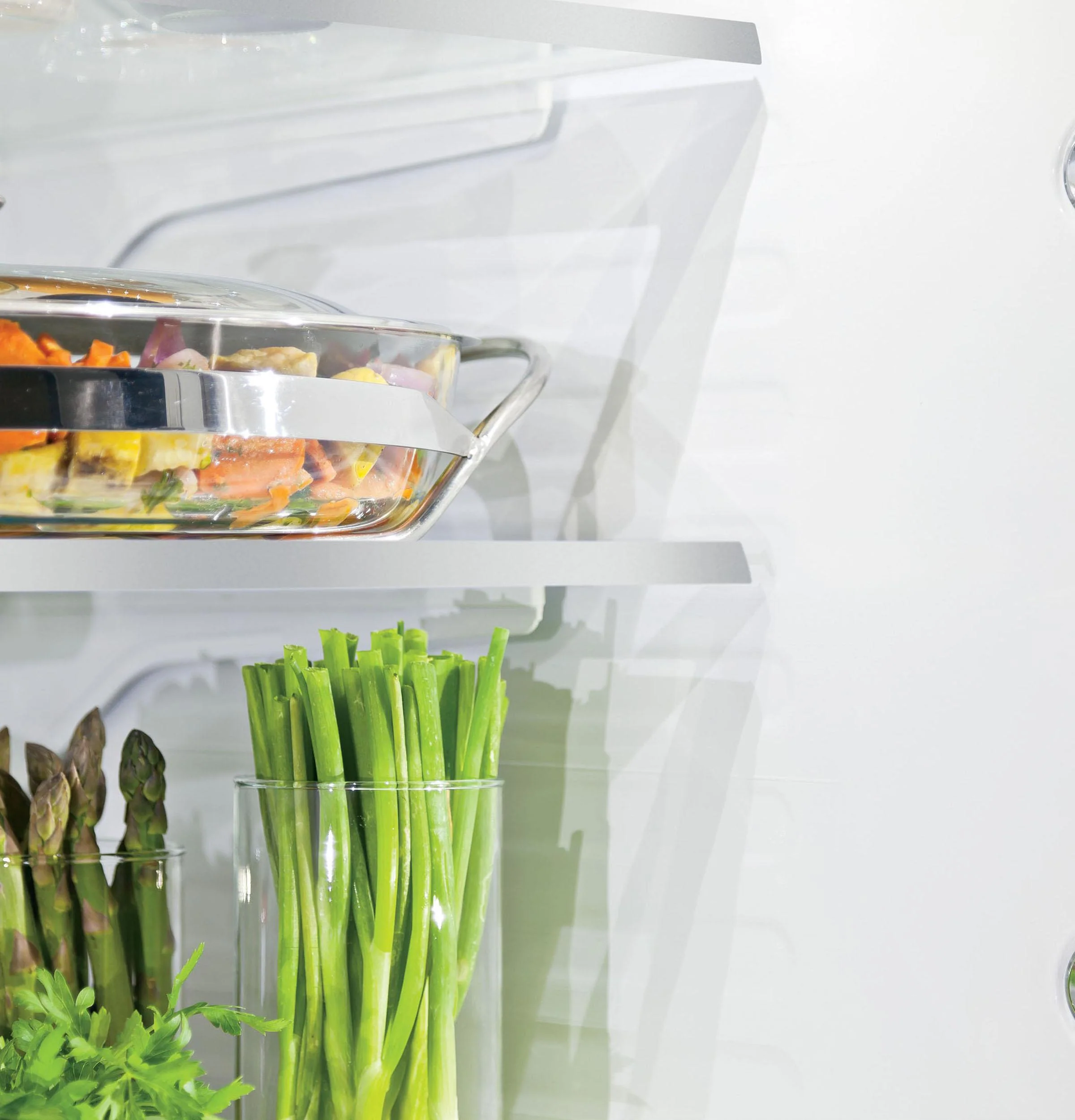 PFD28KYNFS GE Profile™ 27.7 Cu. Ft. Fingerprint Resistant French-Door Refrigerator with Door In Door and Hands-Free AutoFill - Image 15