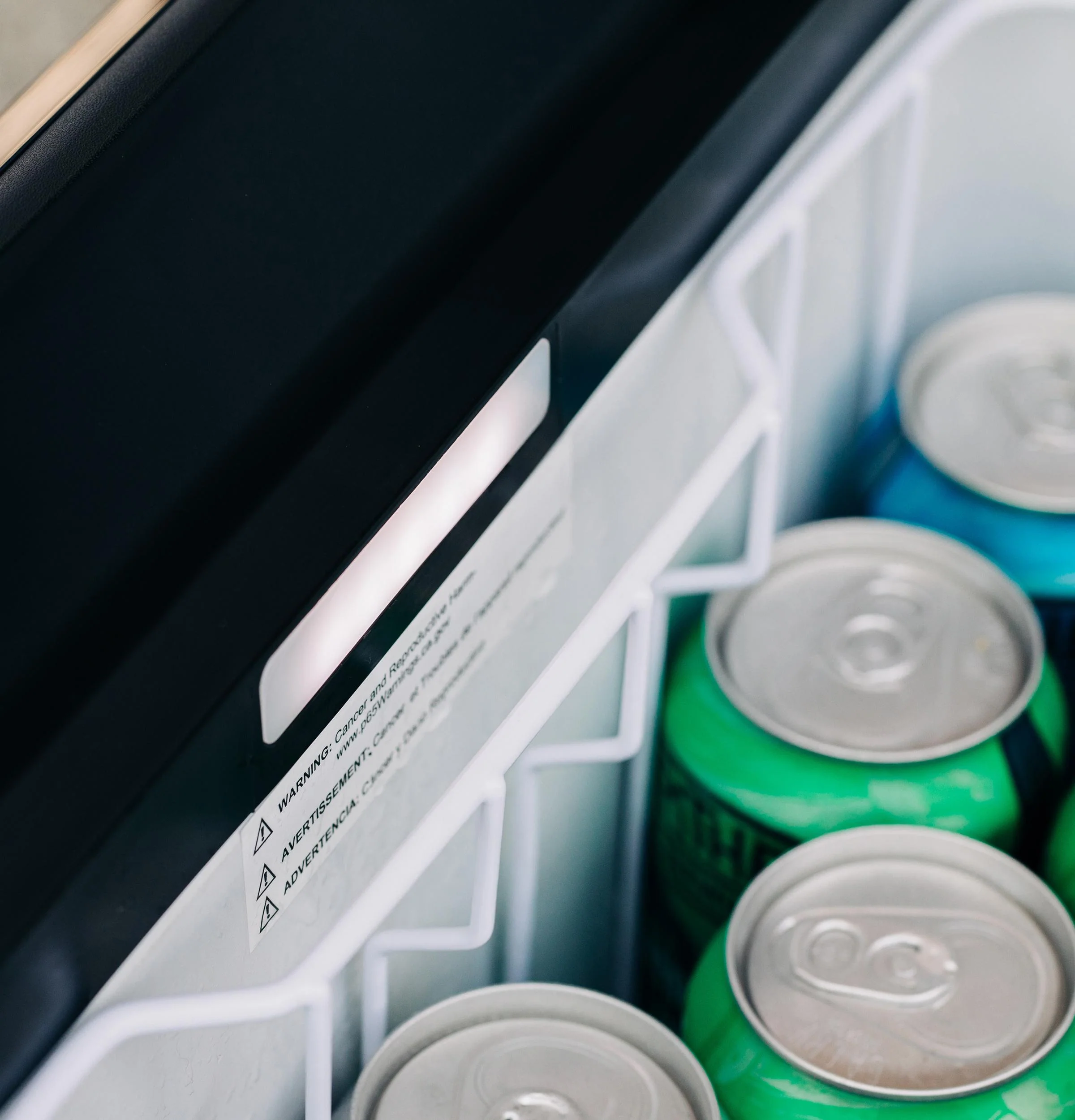PRV03ATTBB GE Profile™ Dual Zone 75 Liter Electric Cooler - Image 14