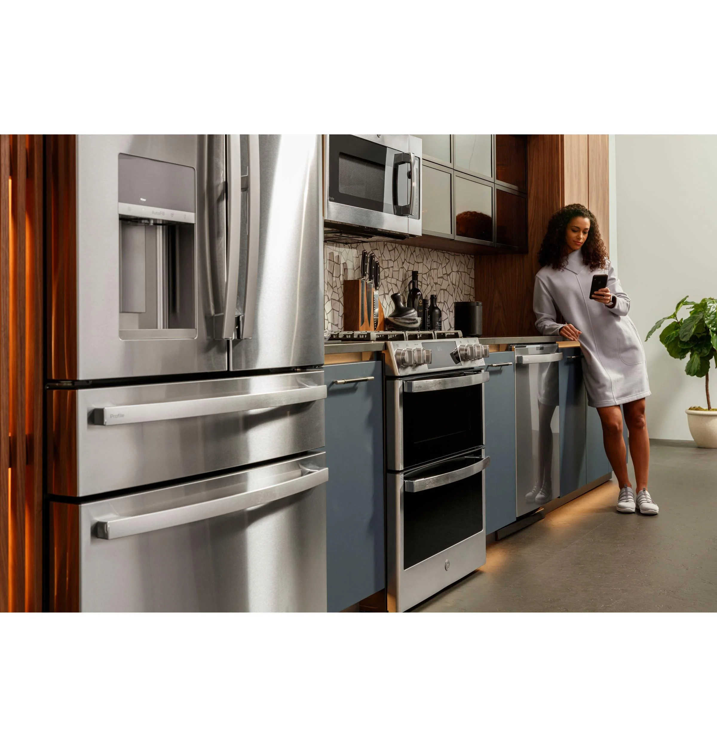 PVD28BYNFS GE Profile™ ENERGY STAR® 27.9 Cu. Ft. Smart Fingerprint Resistant 4-Door French-Door Refrigerator with Door In Door - Image 93