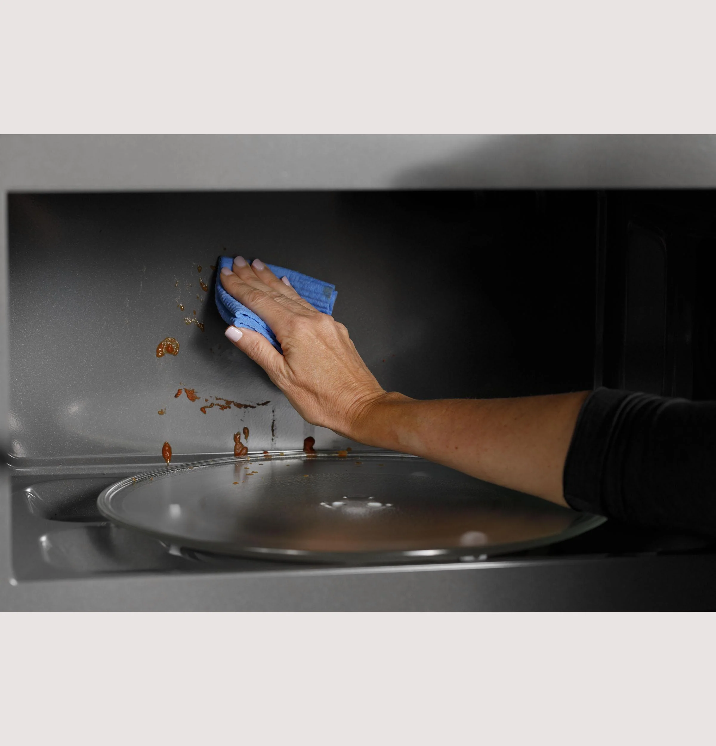 PVM9215RYSS GE Profile™ 2.1 Cu. Ft. Over-the-Range Sensor Microwave Oven - Image 11