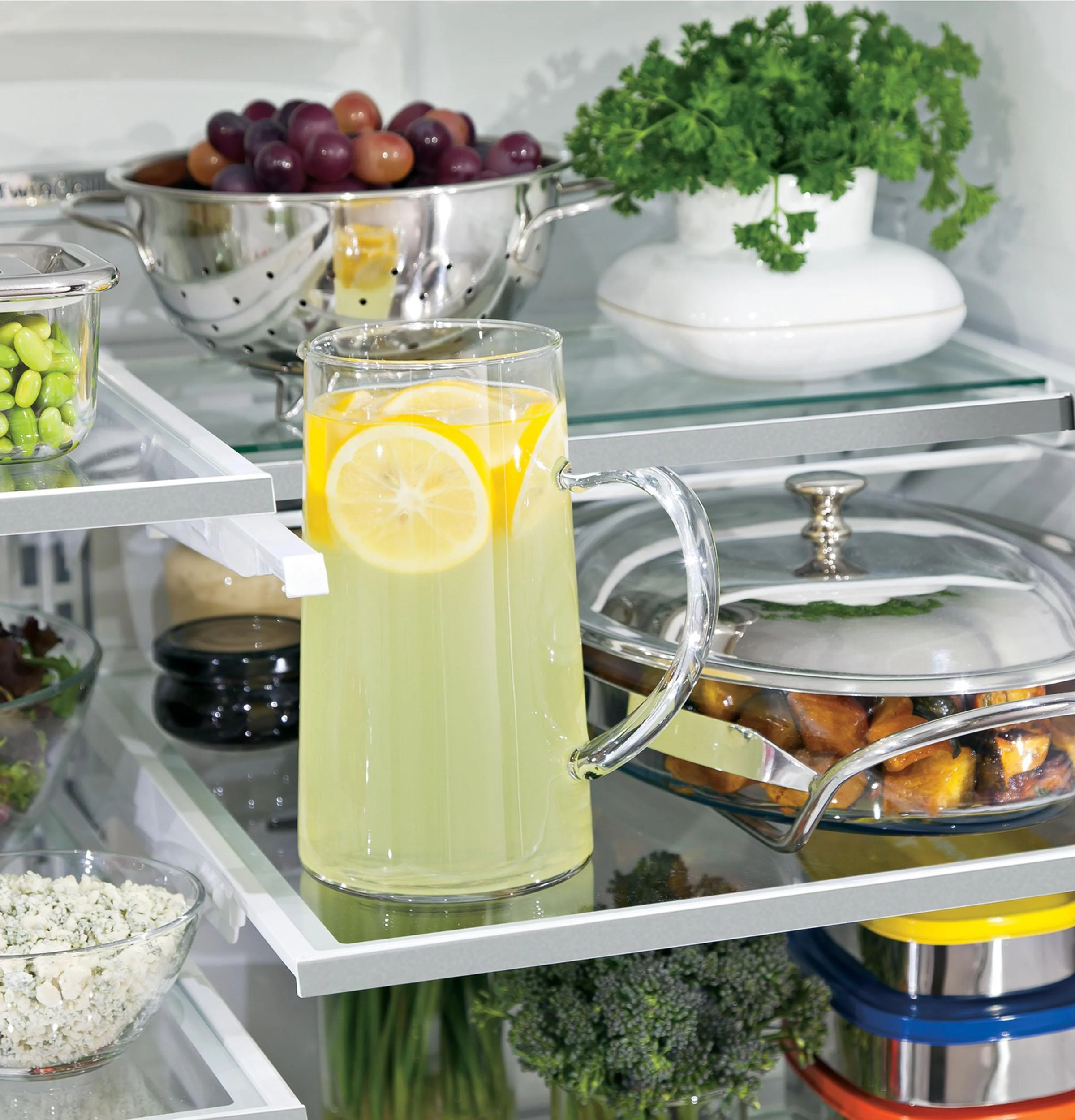 PYE22KYNFS GE Profile™ ENERGY STAR® 22.1 Cu. Ft. Counter-Depth Fingerprint Resistant French-Door Refrigerator with Hands-Free AutoFill - Image 14