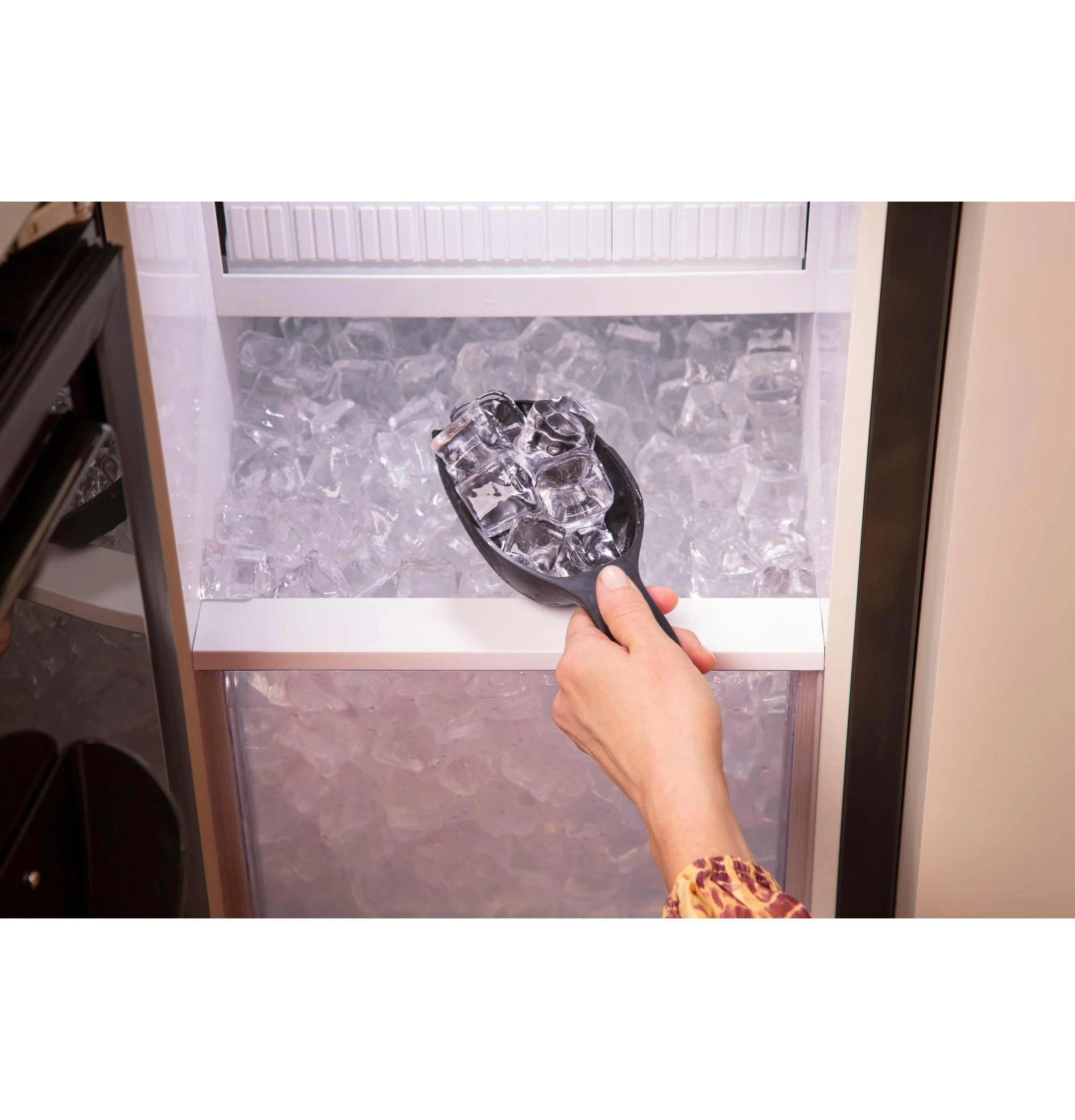 Ge Appliances UCC15NPRII Ice Maker 15-Inch Panel-Ready - Clear Ice - Image 3