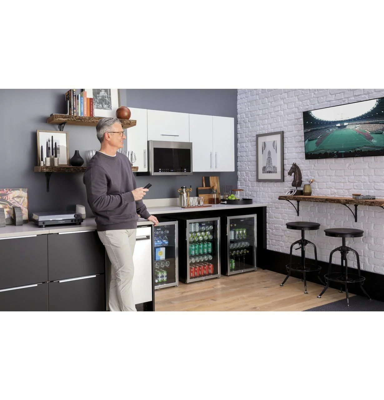 Haier HEBF100BXS 150-Can Beverage Center - Image 41