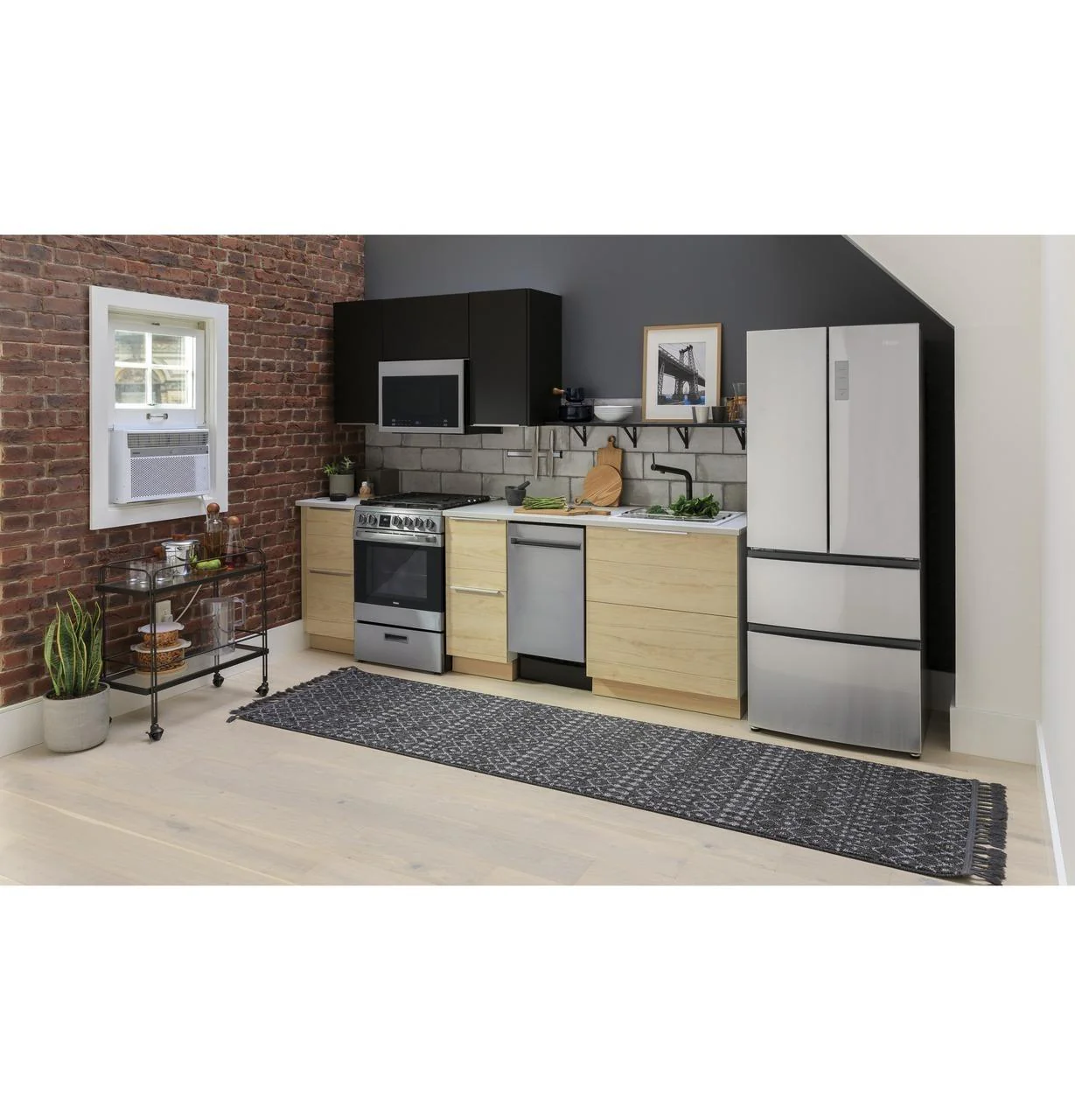 Haier HMV1472BHS 24" 1.4 Cu. Ft. Over-The-Range Microwave Oven - Image 22