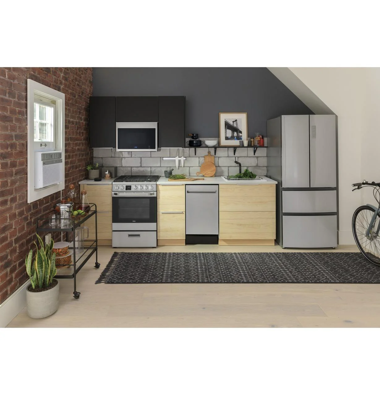 Haier HMV1472BHS 24" 1.4 Cu. Ft. Over-The-Range Microwave Oven - Image 62