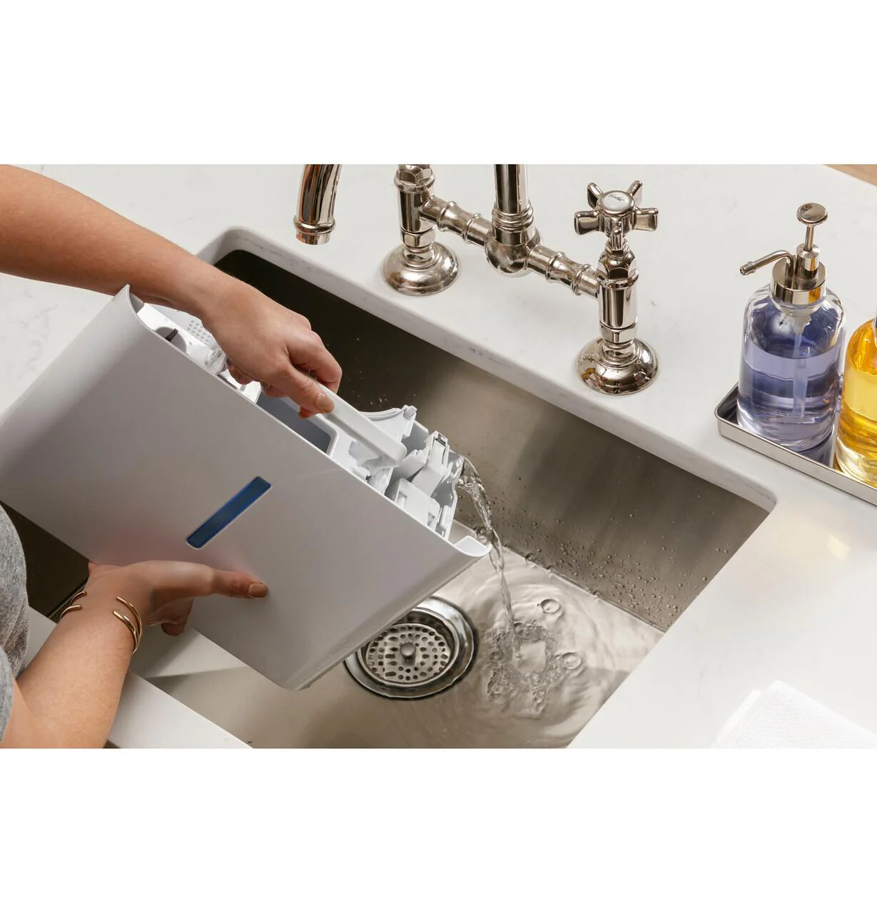 QDHR35LZ Haier ENERGY STAR® 35 Pint Portable Dehumidifier with Smart Dry for Very Damp Spaces - Image 15
