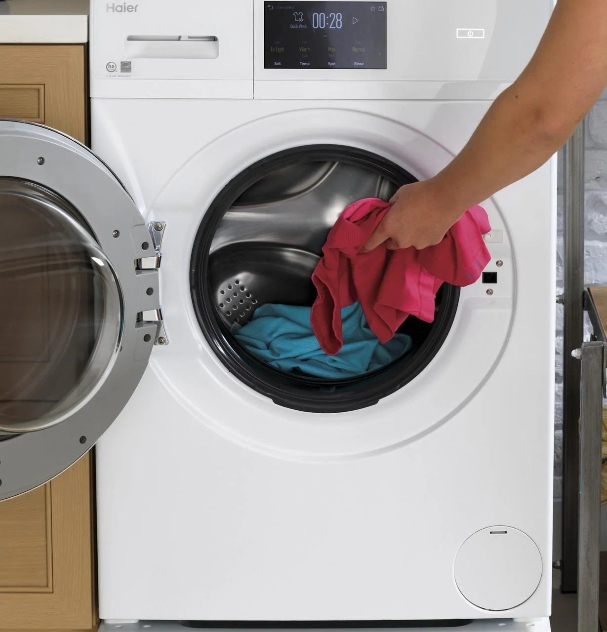 QFW150SSNWW Haier ENERGY STAR® 2.4 Cu. Ft. Smart Frontload Washer - Image 28