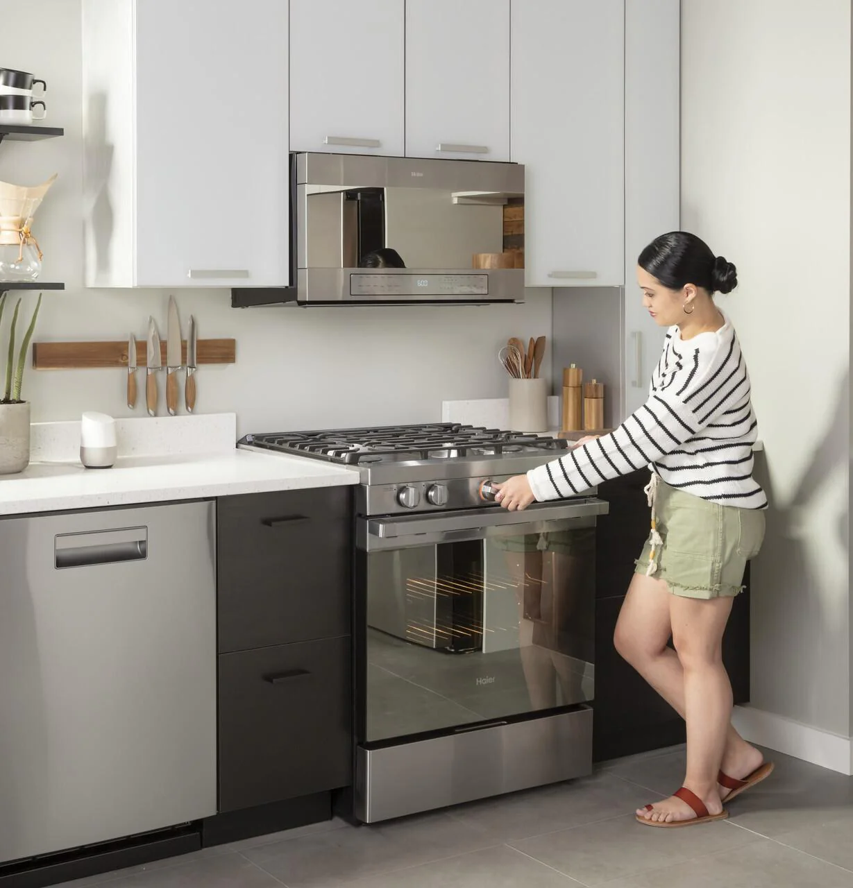 30" 1.6 Cu. Ft. Smart Over-the-Range Microwave Oven - Image 37