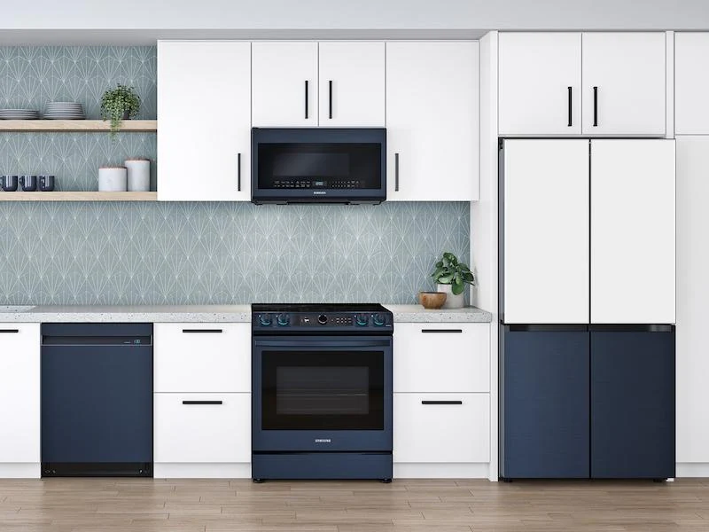 Bespoke Smart Slide-in Electric Range 6.3 cu. ft. with Smart Dial & Air Fry in Navy Steel - Image 4