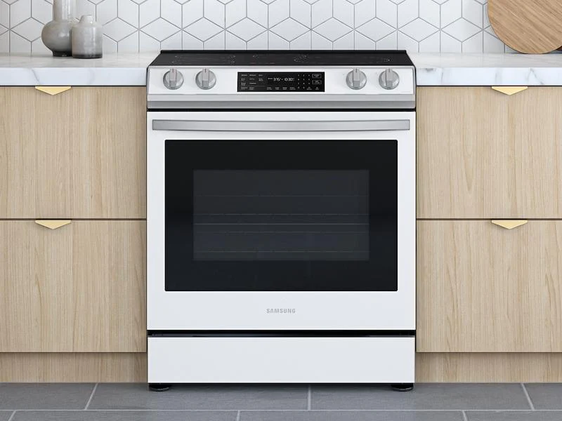 Samsung Bespoke 6.3 cu. ft. Smart Front Control Slide-In Electric Range with Air Fry - Image 4
