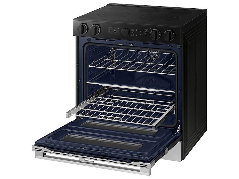 Samsung NSE6DG8550SR Bespoke Smart Slide-In Electric Range 6.3 cu. ft. with Flex Duo™ & Illuminated Precision Knobs in Stainless Steel - Image 6