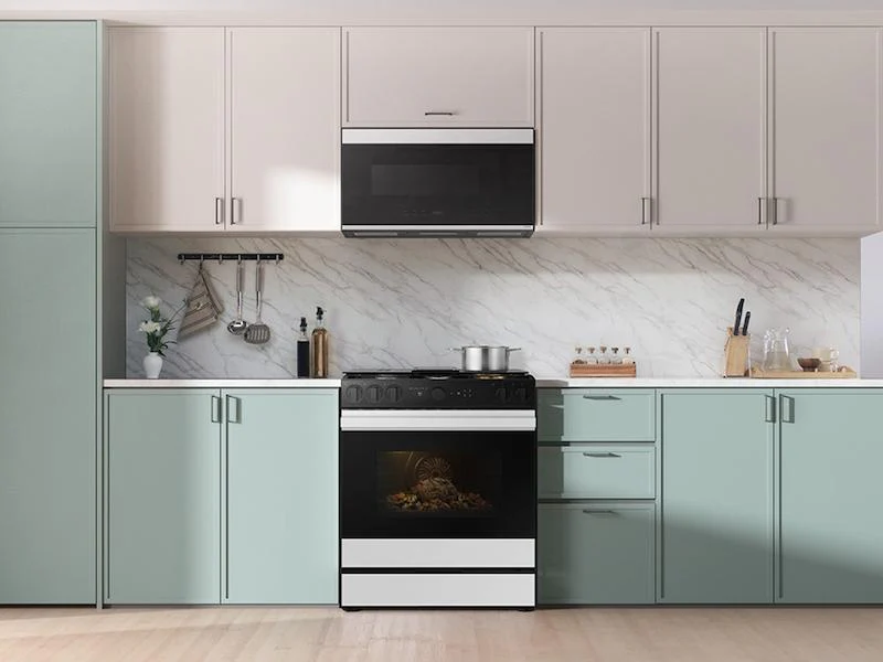 Samsung NSG6DB850012 Bespoke 6.0 cu. ft. Smart Slide-In Gas Range with Air Sous Vide & Air Fry in White Glass - Image 3