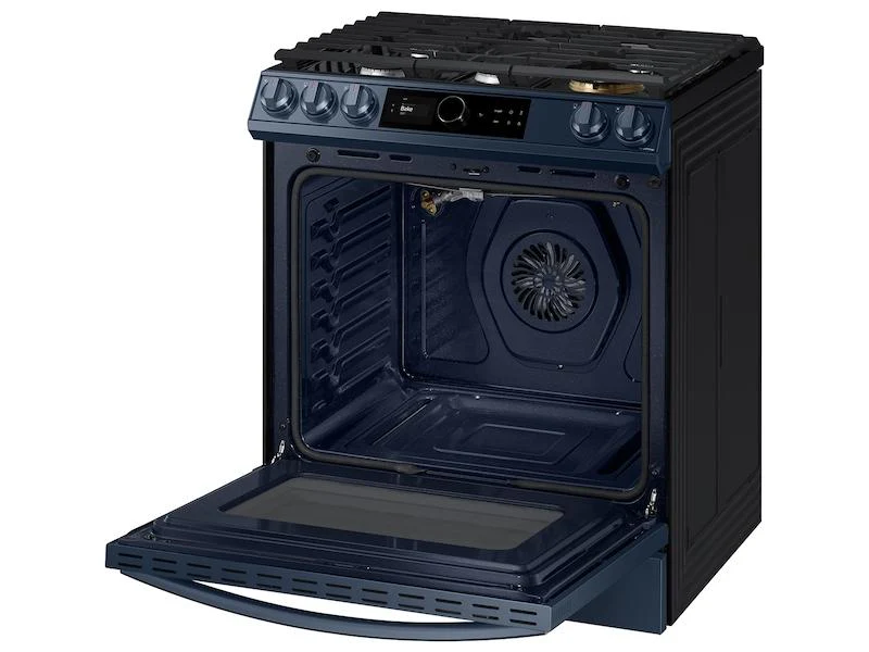 Bespoke Smart Slide-in Gas Range 6.0 cu. ft. with Smart Dial, Air Fry & Wi-Fi in Navy Steel - Image 11