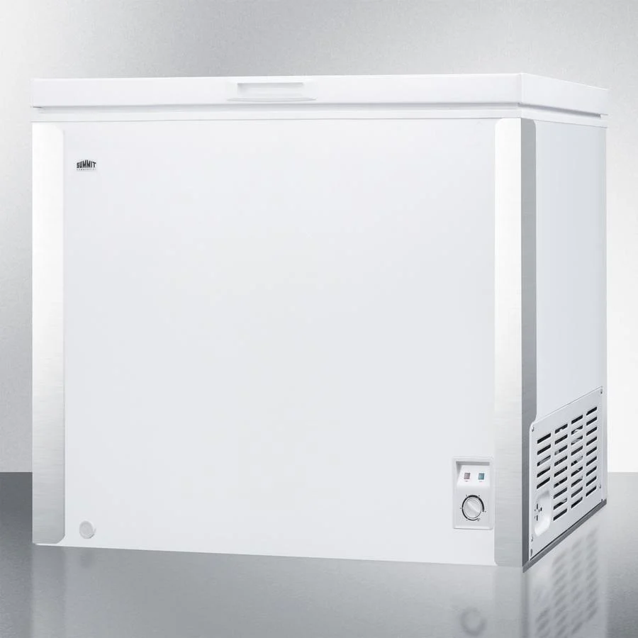 Summit SCFM62 7 CU.FT. Chest Freezer - Image 2