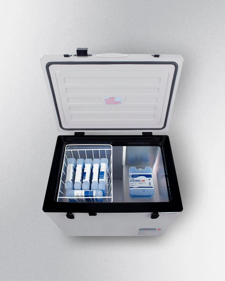 Summit SPRF86M2 Portable Refrigerator/freezer With Lock - Image 7