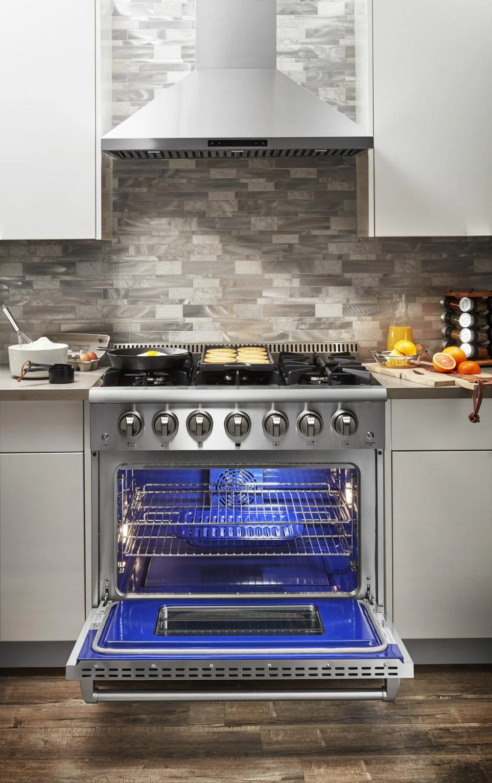 HRD3606ULP Thor Kitchen 36-inch Professional Dual Fuel Liquid Propane Range - Image 2