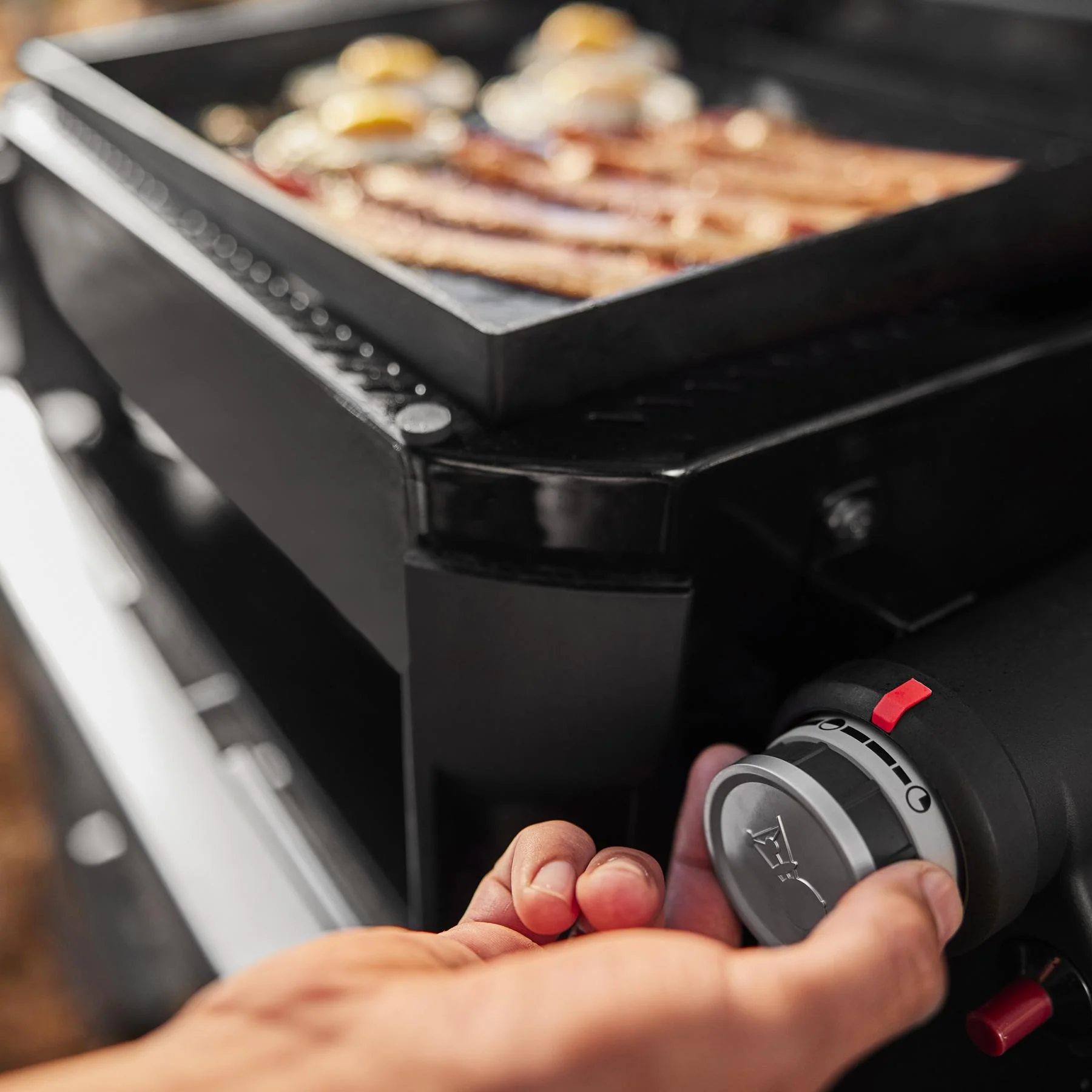 Weber 1500531 Slate® 17 Rust-Resistant Tabletop Griddle - Black - Image 4