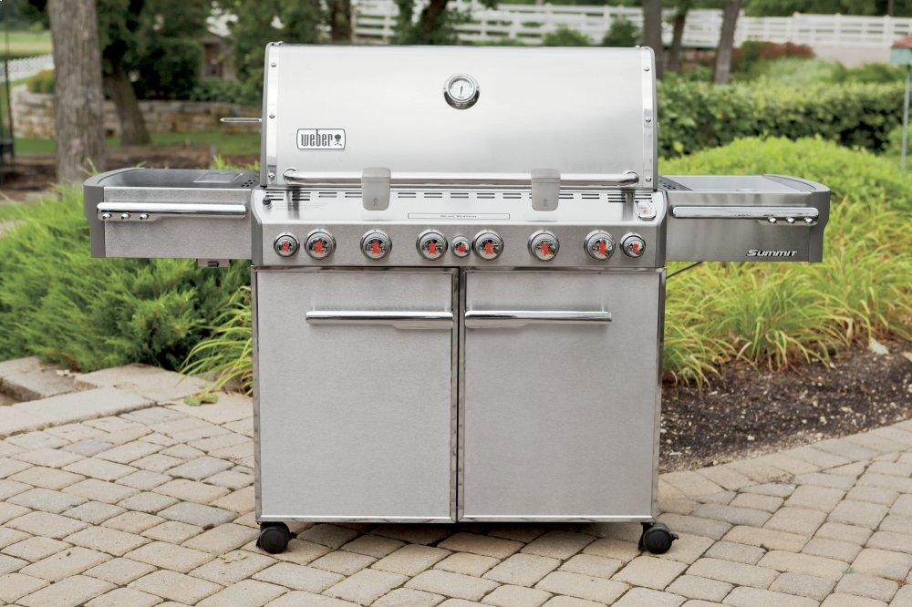 SUMMIT® S-670™ LP GAS GRILL - STAINLESS STEEL - Image 4