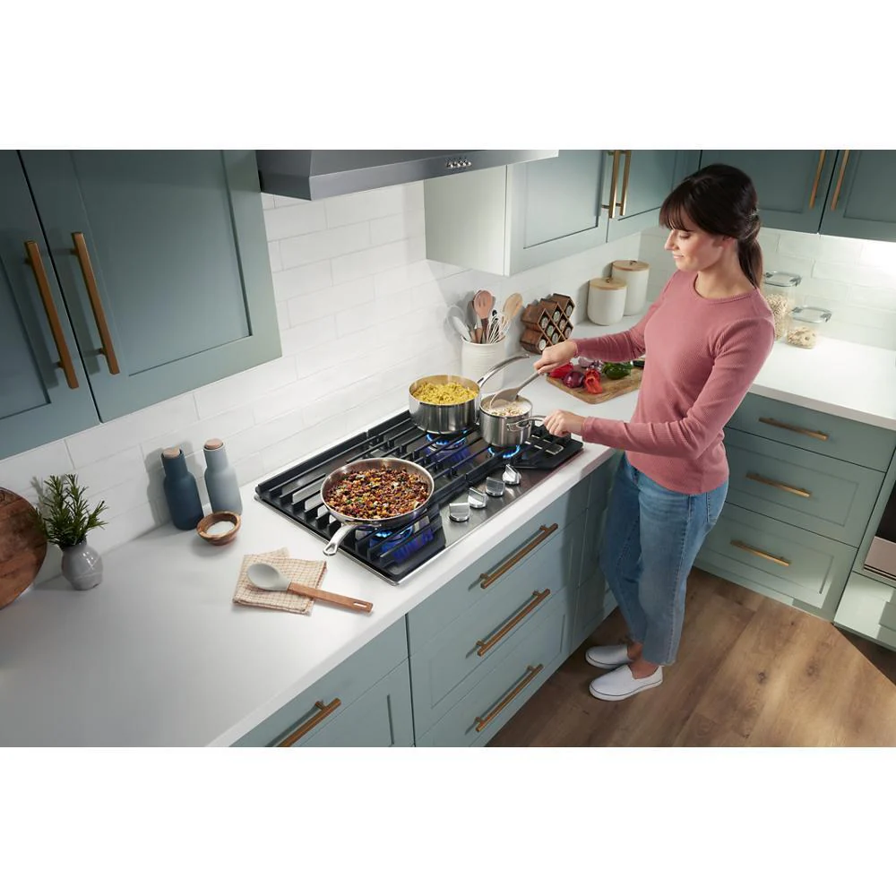 Whirlpool WCGK7536PS 36-inch Gas Cooktop with 5 Burners and EZ-2-Lift™ Hinged Cast-Iron Grates and Griddle - Image 16