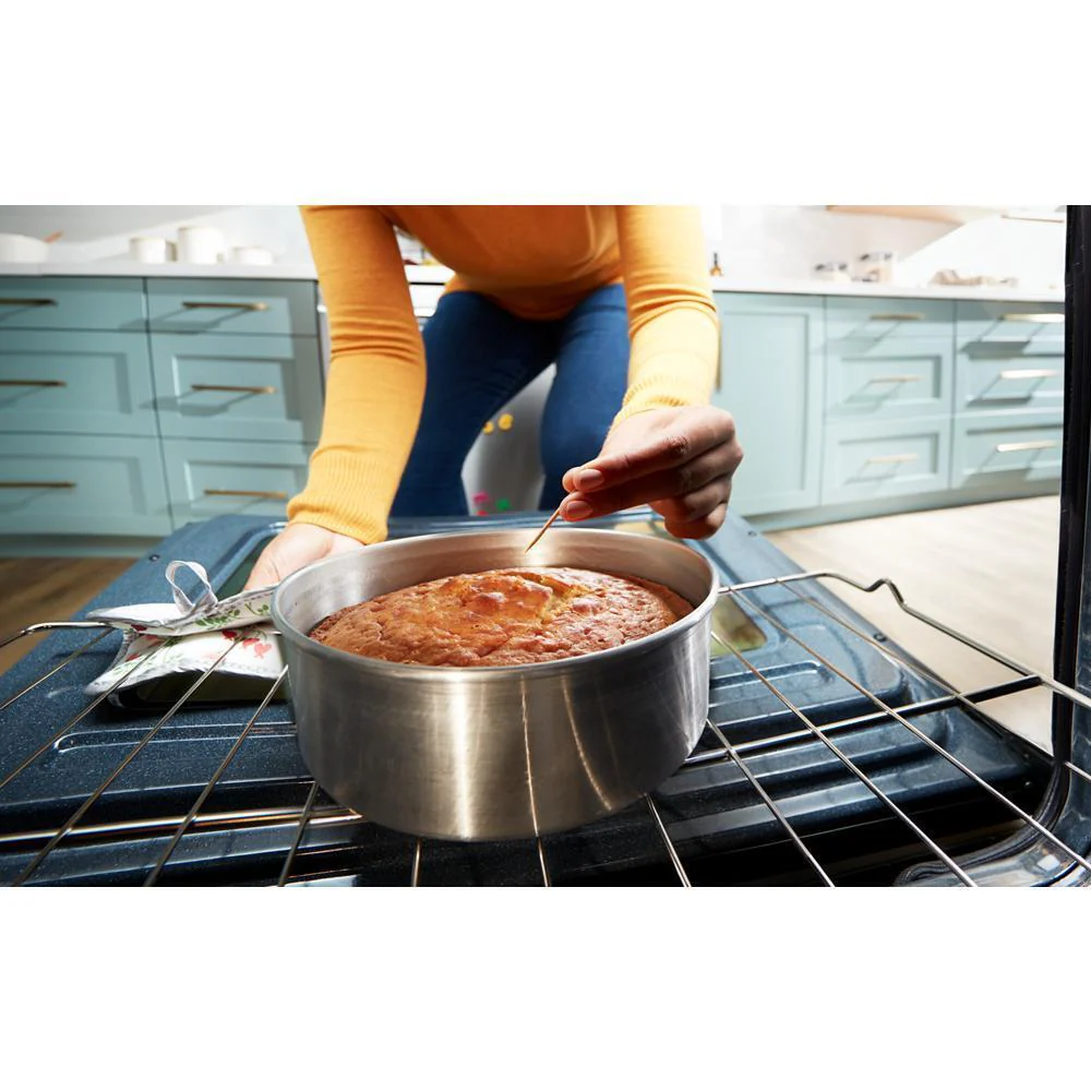 Whirlpool WFES3330RB 30-inch Electric Range with Steam Clean - Image 12