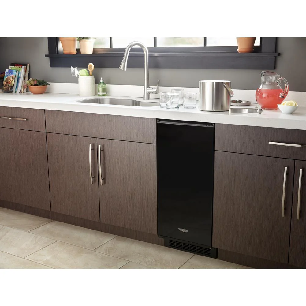 Whirlpool WUI75X15HB 15-inch Icemaker with Clear Ice Technology - Image 5