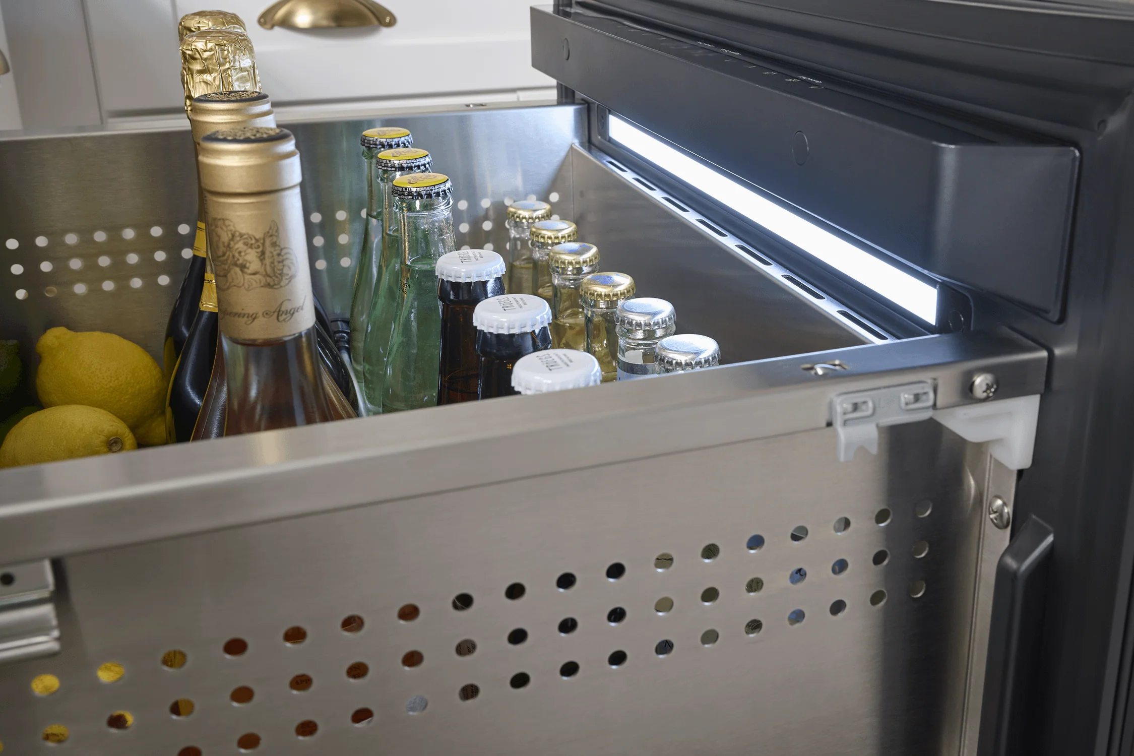 Zephyr PRRD24C2ASOD Presrv Refrigerator Drawers, 24in Compact, Outdoor, SS, 2 Zone - Image 18
